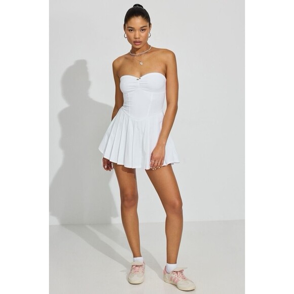 Garage Dresses & Skirts - garage Bow Sweetheart Mini Dress White Size XS NWT